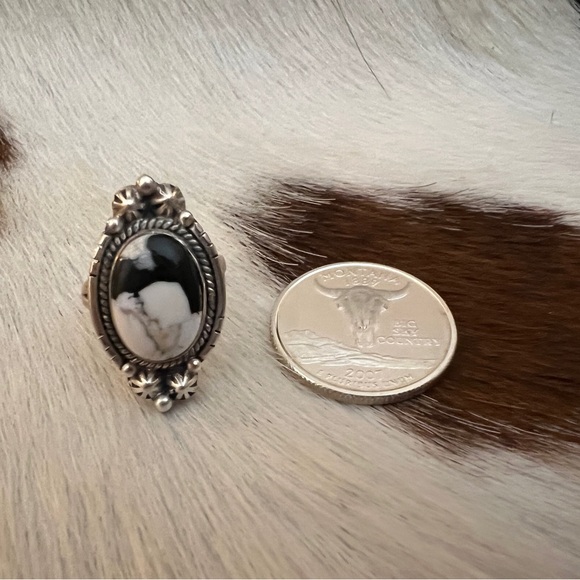 ❤️ White Buffalo Turquoise Oval Ring Navajo Style Matte Sterling ADJ Sz 5 to 7.5 - Picture 4 of 13